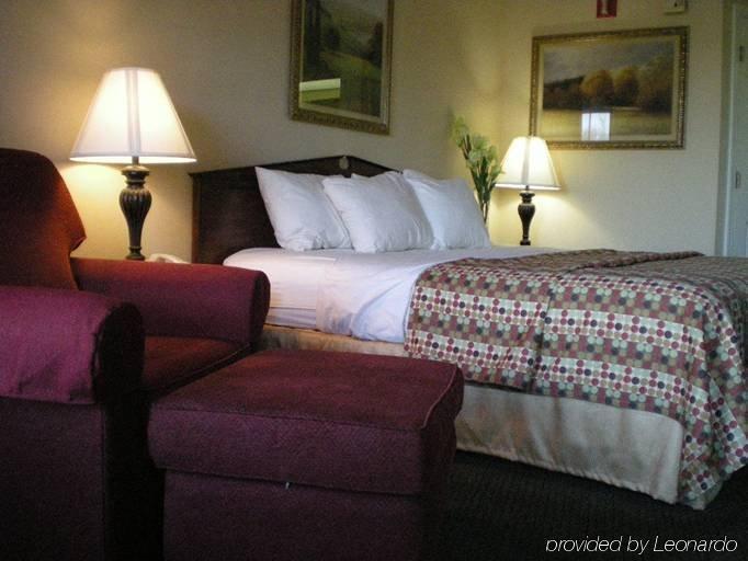 Baymont By Wyndham Albany At Albany Mall Room photo